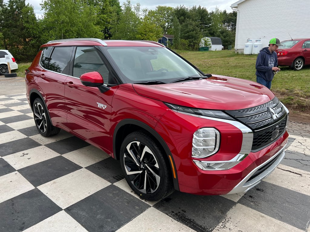 2024  OUTLANDER PHEV GT S-AWC in Kentville, Nova Scotia - 3 - w1024h768px