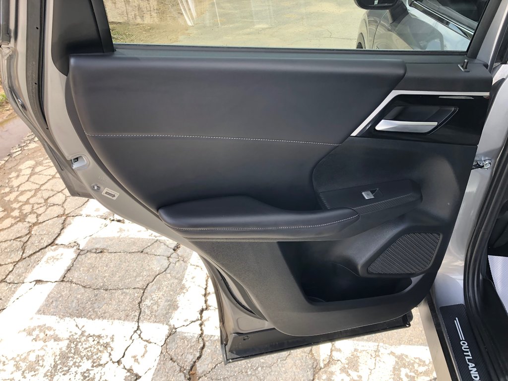 2024 Mitsubishi OUTLANDER PHEV in Kentville, Nova Scotia - 22 - w1024h768px
