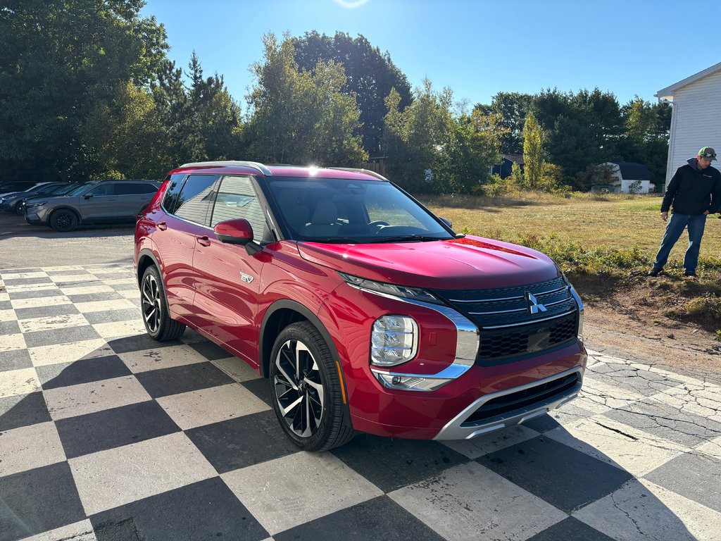 2025  OUTLANDER PHEV GT S-AWC in Kentville, Nova Scotia - 3 - w1024h768px