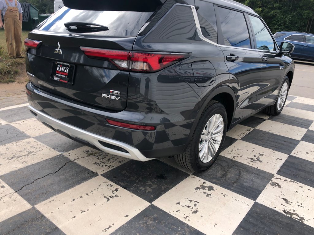 2025  OUTLANDER PHEV LE S-AWC in Kentville, Nova Scotia - 4 - w1024h768px