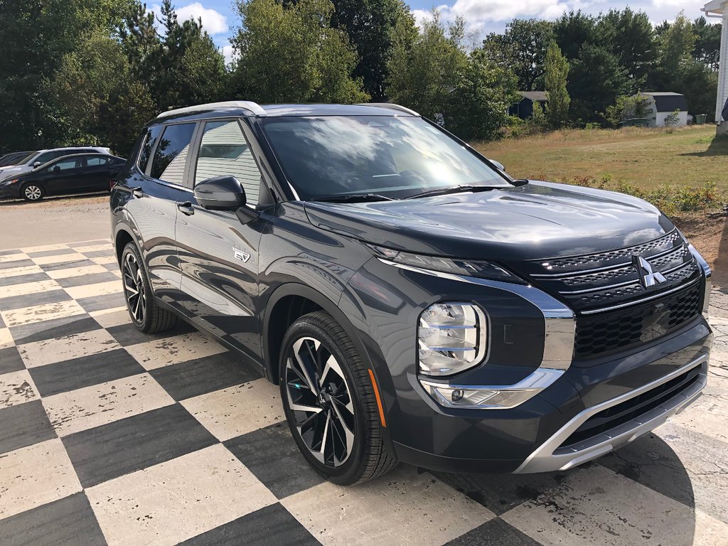 2025  OUTLANDER PHEV SEL S-AWC in Kentville, Nova Scotia - 3 - w1024h768px