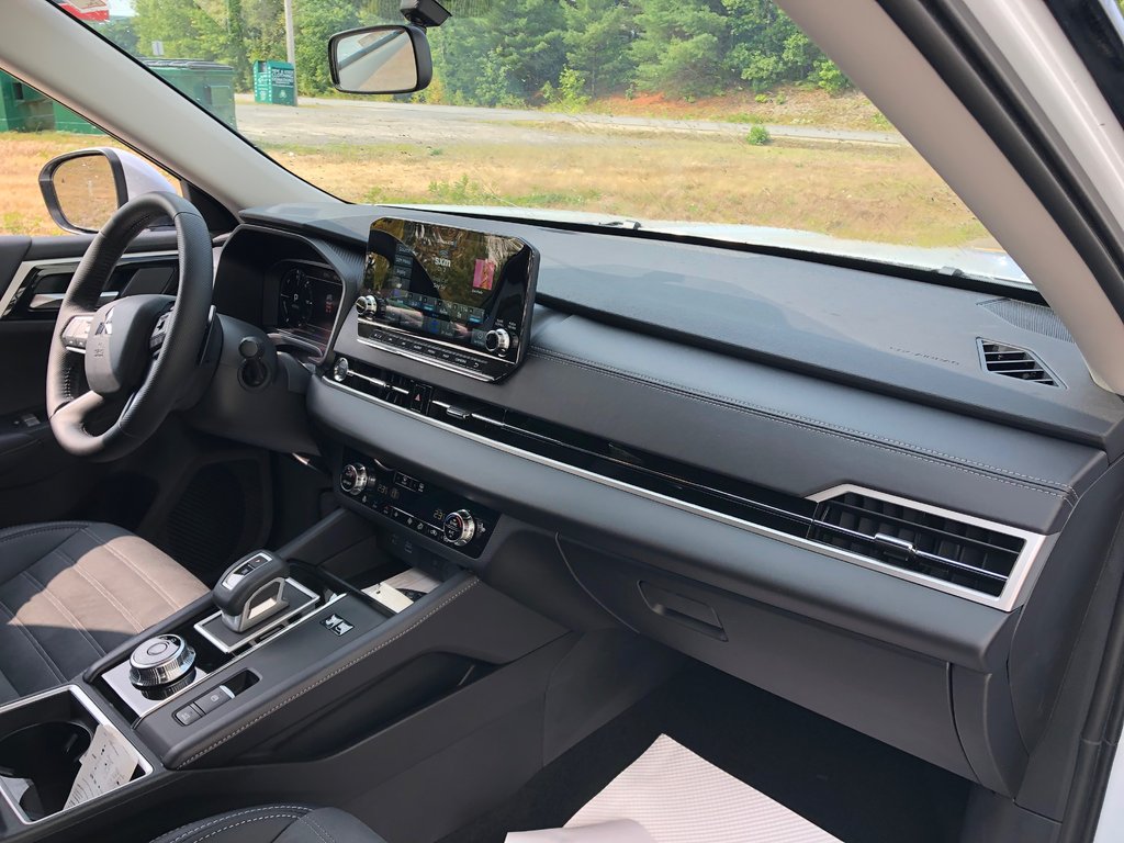 2025 Mitsubishi OUTLANDER PHEV LE S-AWC in Kentville, Nova Scotia - 25 - w1024h768px