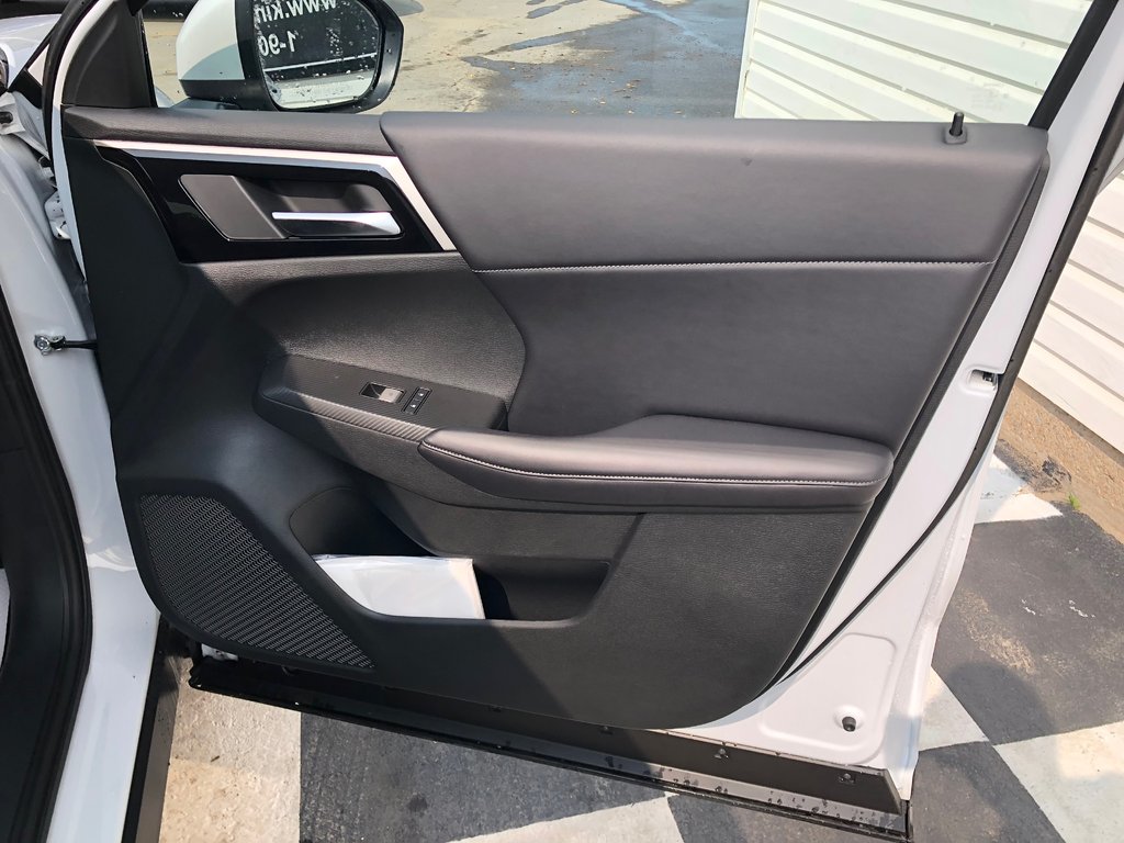 2025 Mitsubishi OUTLANDER PHEV LE S-AWC in Kentville, Nova Scotia - 24 - w1024h768px