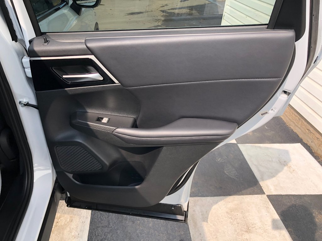 2025 Mitsubishi OUTLANDER PHEV LE S-AWC in Kentville, Nova Scotia - 23 - w1024h768px