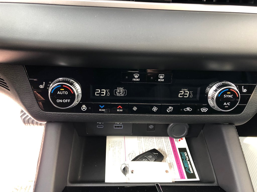 2025 Mitsubishi OUTLANDER PHEV LE S-AWC in Kentville, Nova Scotia - 13 - w1024h768px