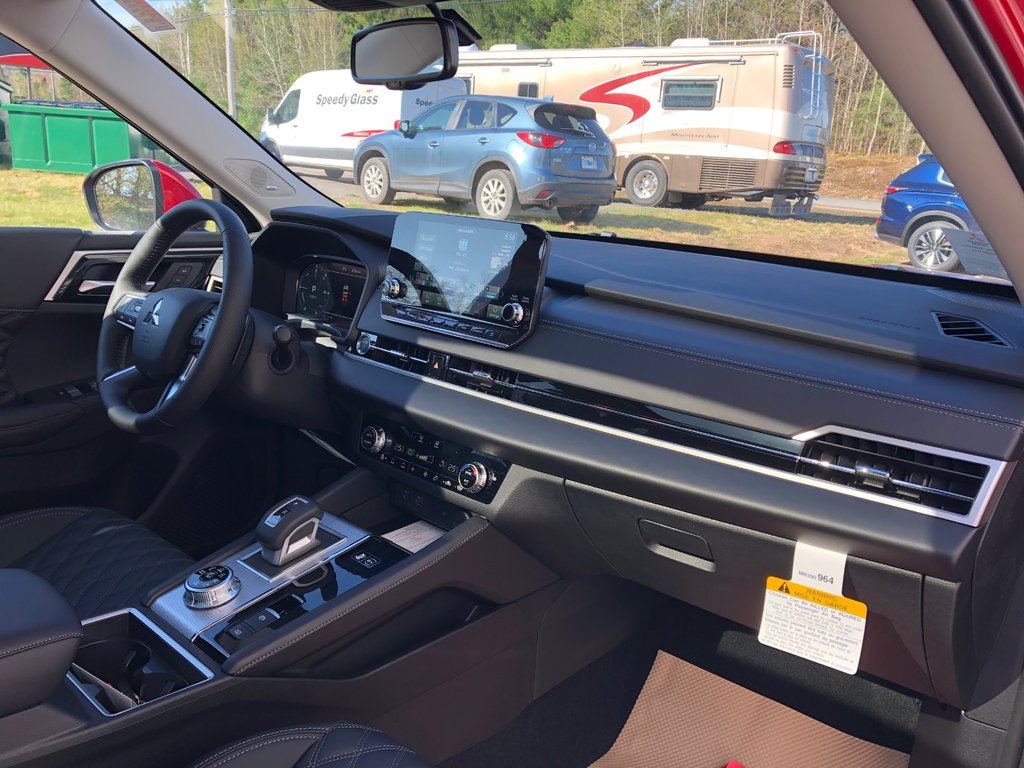 2025 Mitsubishi OUTLANDER PHEV GT S-AWC in Kentville, Nova Scotia - 23 - w1024h768px