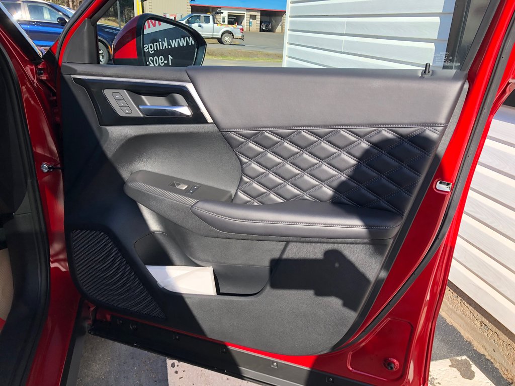 2025 Mitsubishi OUTLANDER PHEV GT S-AWC in Kentville, Nova Scotia - 22 - w1024h768px