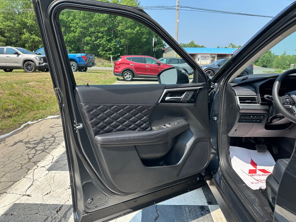 Mitsubishi OUTLANDER PHEV GT S-AWC 2025 à Kentville, Nouvelle-Écosse - 7 - w1024h768px