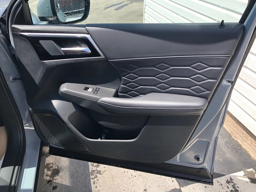 2025 Mitsubishi OUTLANDER PHEV GT S-AWC in Kentville, Nova Scotia - 24 - w1024h768px
