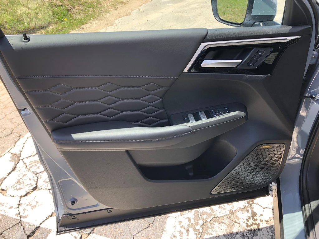 2025 Mitsubishi OUTLANDER PHEV GT S-AWC in Kentville, Nova Scotia - 15 - w1024h768px