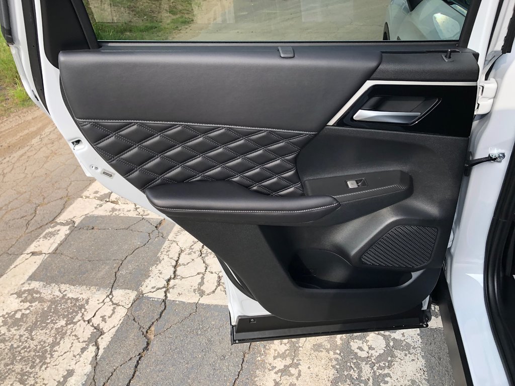 2025 Mitsubishi OUTLANDER PHEV GT S-AWC in Kentville, Nova Scotia - 21 - w1024h768px