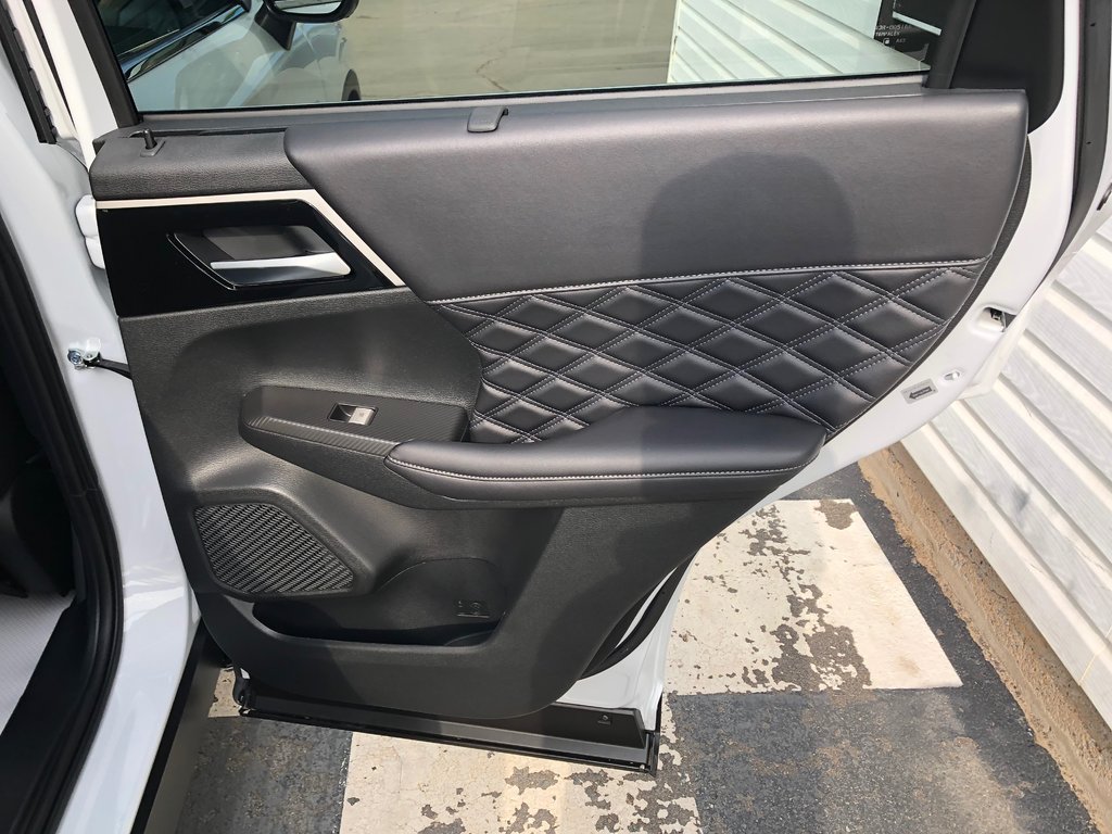 2025 Mitsubishi OUTLANDER PHEV GT S-AWC in Kentville, Nova Scotia - 26 - w1024h768px