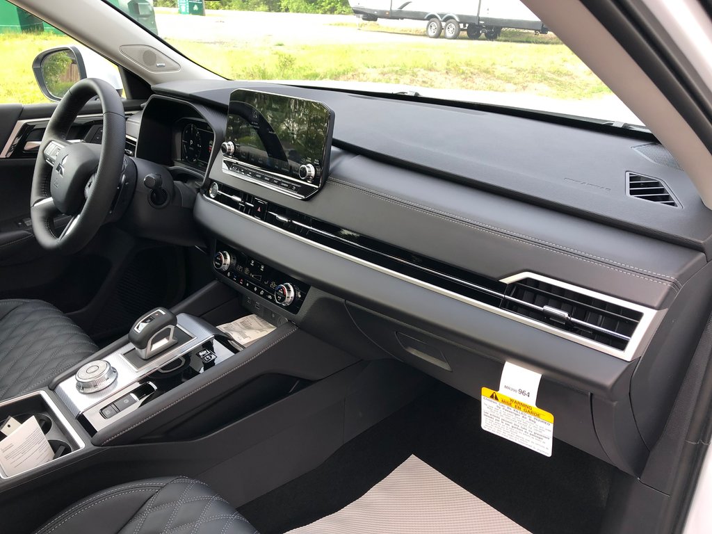 2025 Mitsubishi OUTLANDER PHEV GT S-AWC in Kentville, Nova Scotia - 28 - w1024h768px