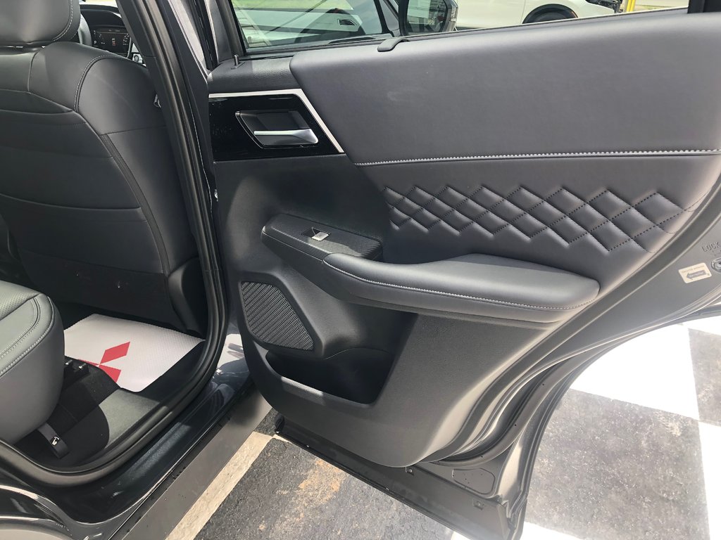 2025 Mitsubishi OUTLANDER PHEV GT S-AWC in Kentville, Nova Scotia - 25 - w1024h768px