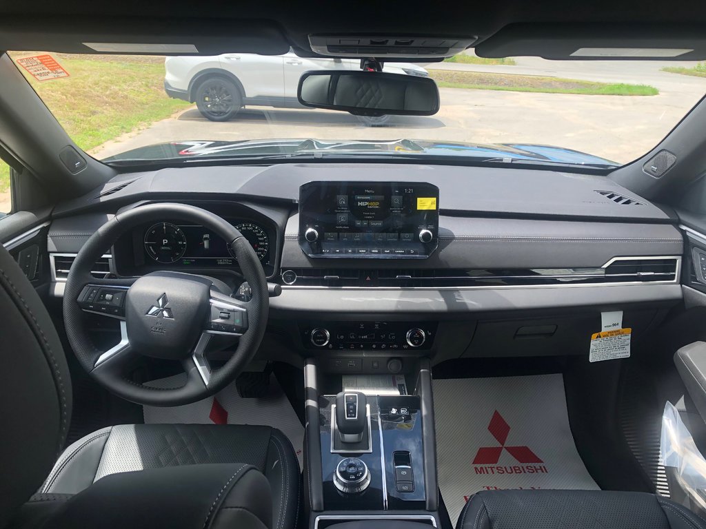 2025 Mitsubishi OUTLANDER PHEV GT S-AWC in Kentville, Nova Scotia - 12 - w1024h768px