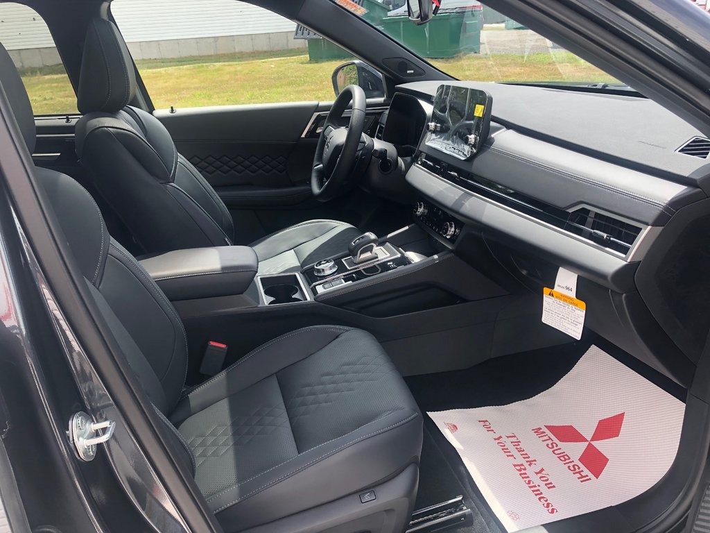 2025 Mitsubishi OUTLANDER PHEV GT S-AWC in Kentville, Nova Scotia - 27 - w1024h768px