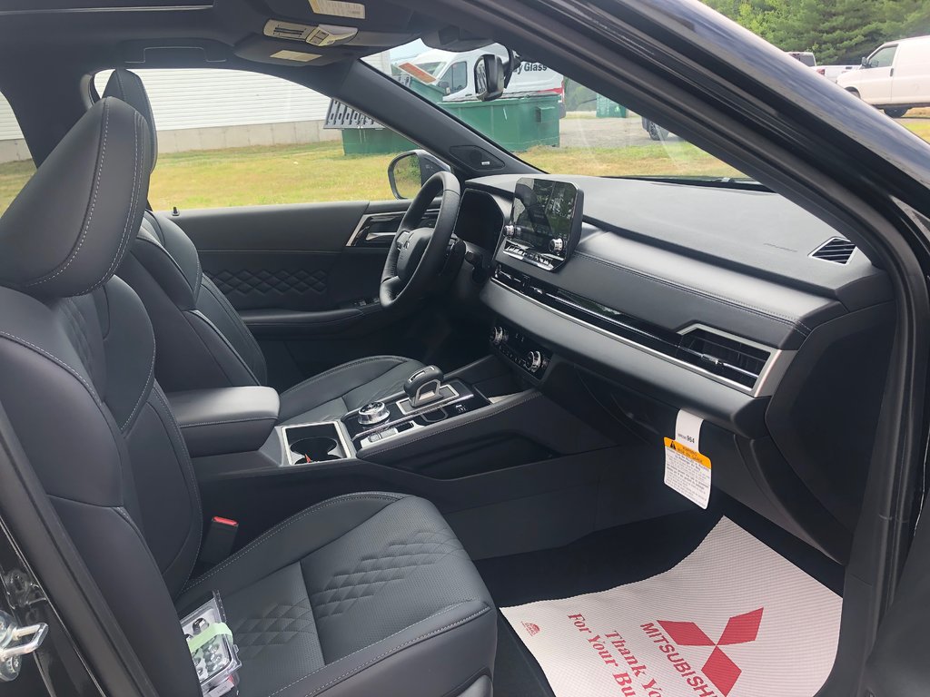 2025 Mitsubishi OUTLANDER PHEV GT NOIR S-AWC in Kentville, Nova Scotia - 28 - w1024h768px