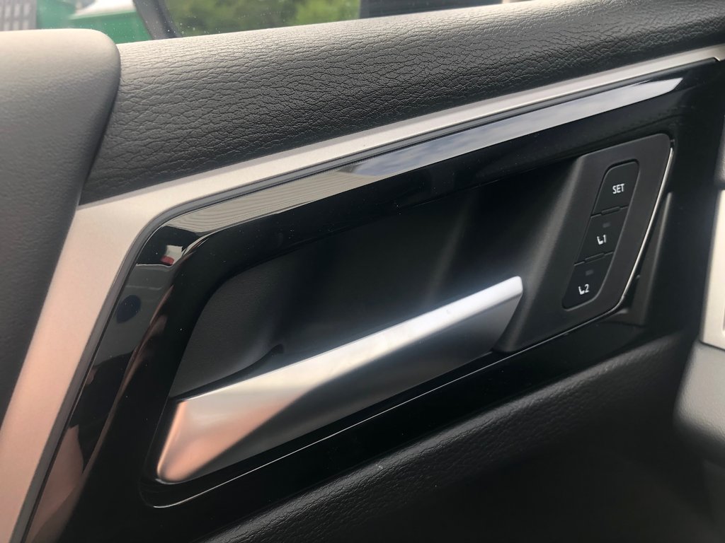 2025 Mitsubishi OUTLANDER PHEV GT NOIR S-AWC in Kentville, Nova Scotia - 8 - w1024h768px