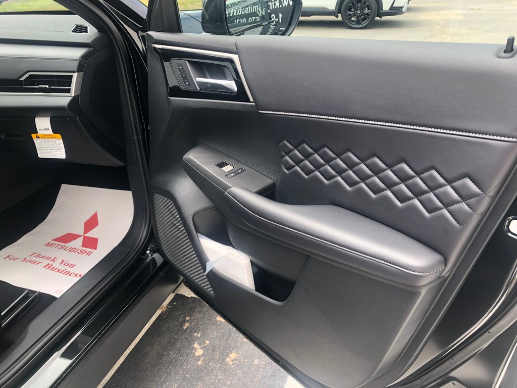 2025 Mitsubishi OUTLANDER PHEV GT NOIR S-AWC in Kentville, Nova Scotia - 27 - w1024h768px