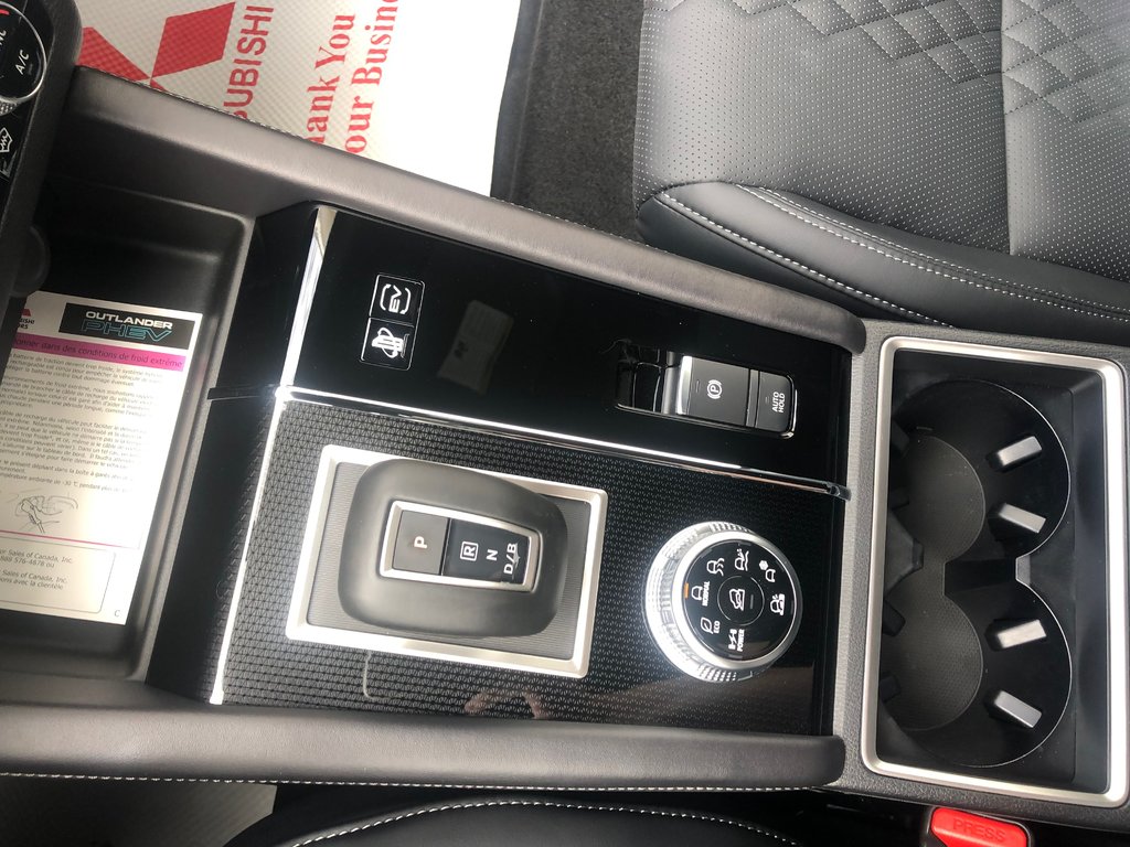 2025 Mitsubishi OUTLANDER PHEV GT NOIR S-AWC in Kentville, Nova Scotia - 16 - w1024h768px