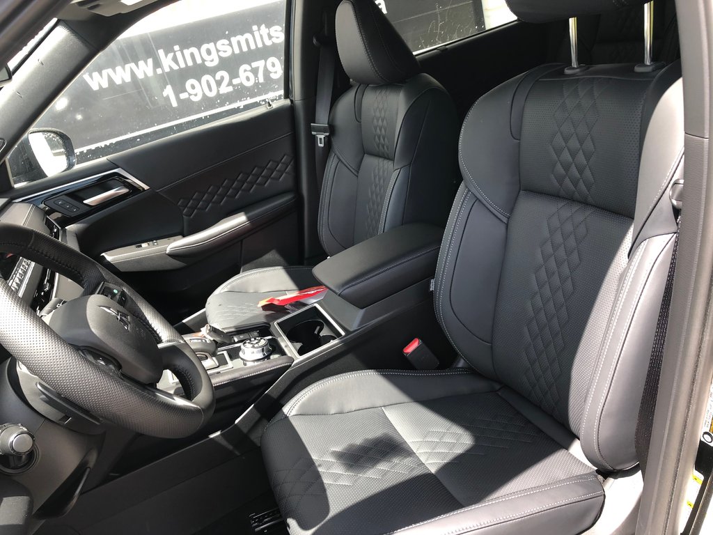2025 Mitsubishi OUTLANDER PHEV GT NOIR S-AWC in Kentville, Nova Scotia - 17 - w1024h768px
