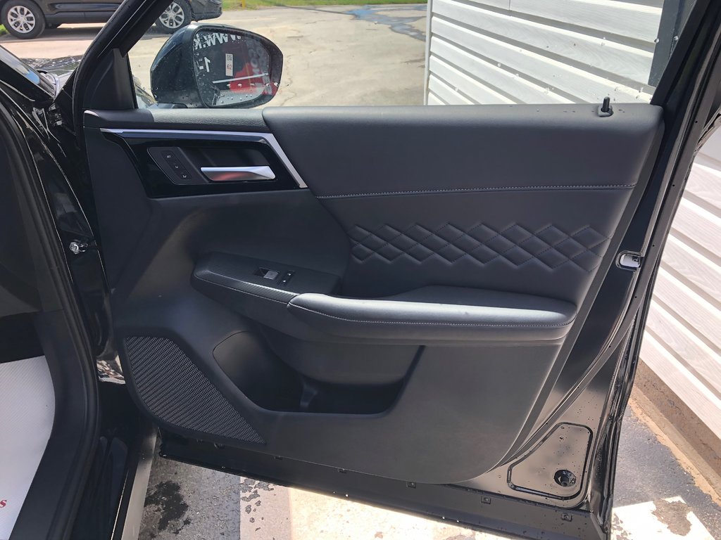 2025 Mitsubishi OUTLANDER PHEV GT NOIR S-AWC in Kentville, Nova Scotia - 25 - w1024h768px