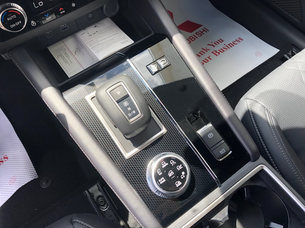 2025 Mitsubishi OUTLANDER PHEV GT NOIR S-AWC in Kentville, Nova Scotia - 15 - w1024h768px