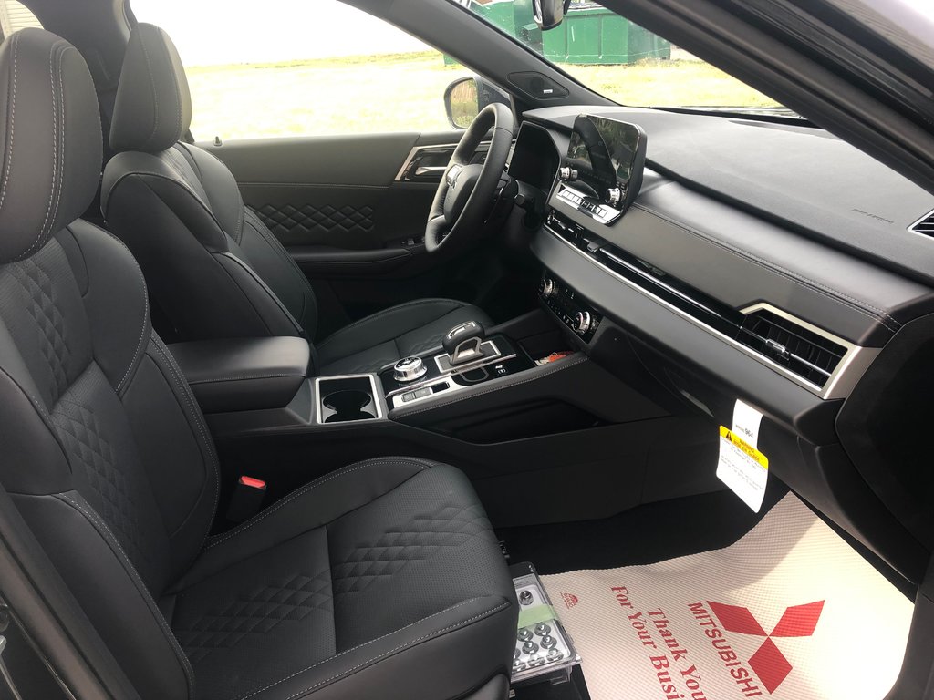 2025 Mitsubishi OUTLANDER PHEV GT NOIR S-AWC in Kentville, Nova Scotia - 28 - w1024h768px