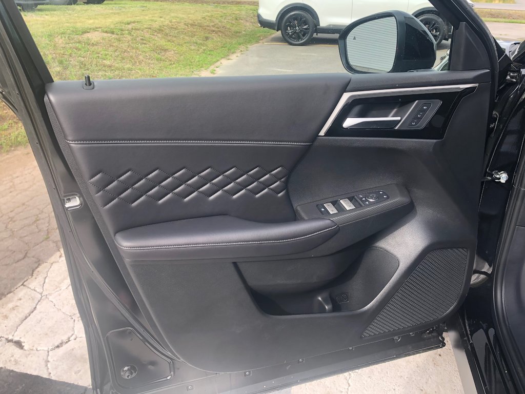 2025 Mitsubishi OUTLANDER PHEV GT NOIR S-AWC in Kentville, Nova Scotia - 7 - w1024h768px