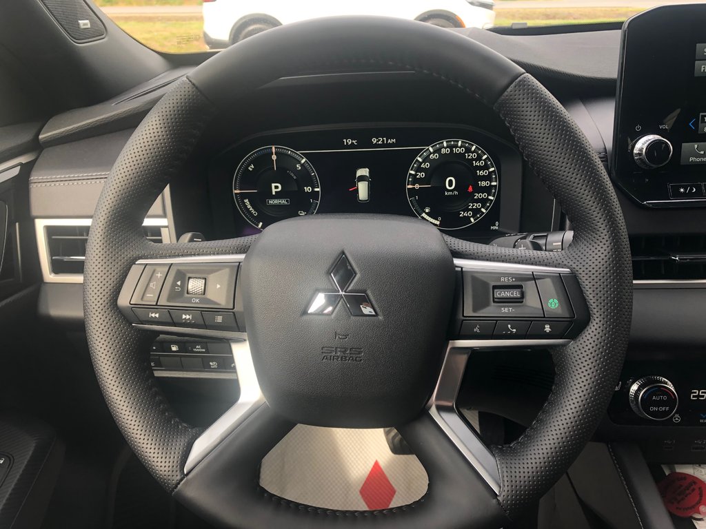 2025 Mitsubishi OUTLANDER PHEV GT NOIR S-AWC in Kentville, Nova Scotia - 11 - w1024h768px