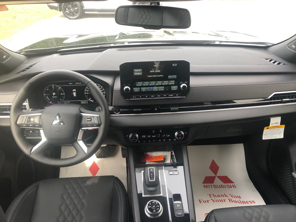 2025 Mitsubishi OUTLANDER PHEV GT NOIR S-AWC in Kentville, Nova Scotia - 13 - w1024h768px