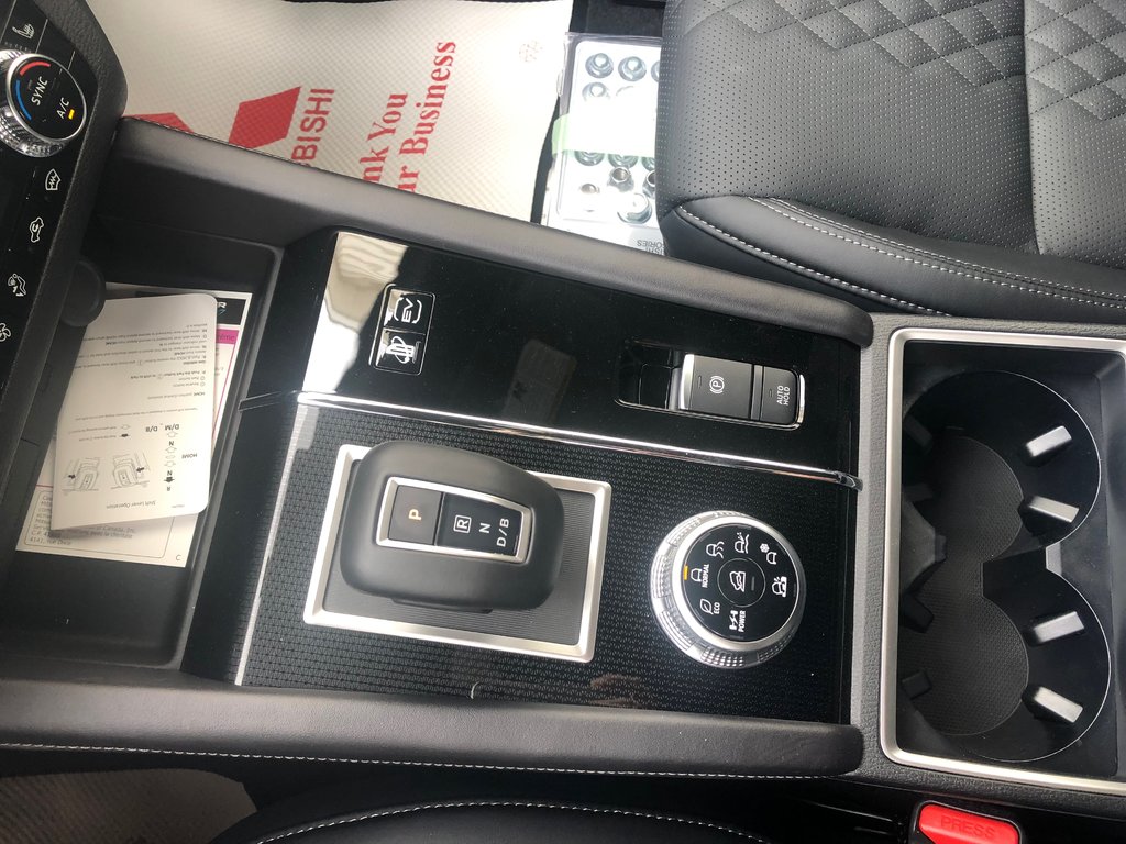 2025 Mitsubishi OUTLANDER PHEV GT NOIR S-AWC in Kentville, Nova Scotia - 17 - w1024h768px