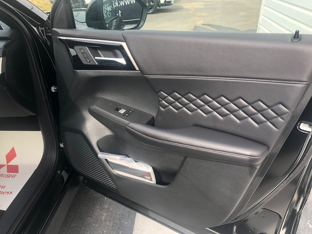 2025 Mitsubishi OUTLANDER PHEV GT NOIR S-AWC in Kentville, Nova Scotia - 27 - w1024h768px