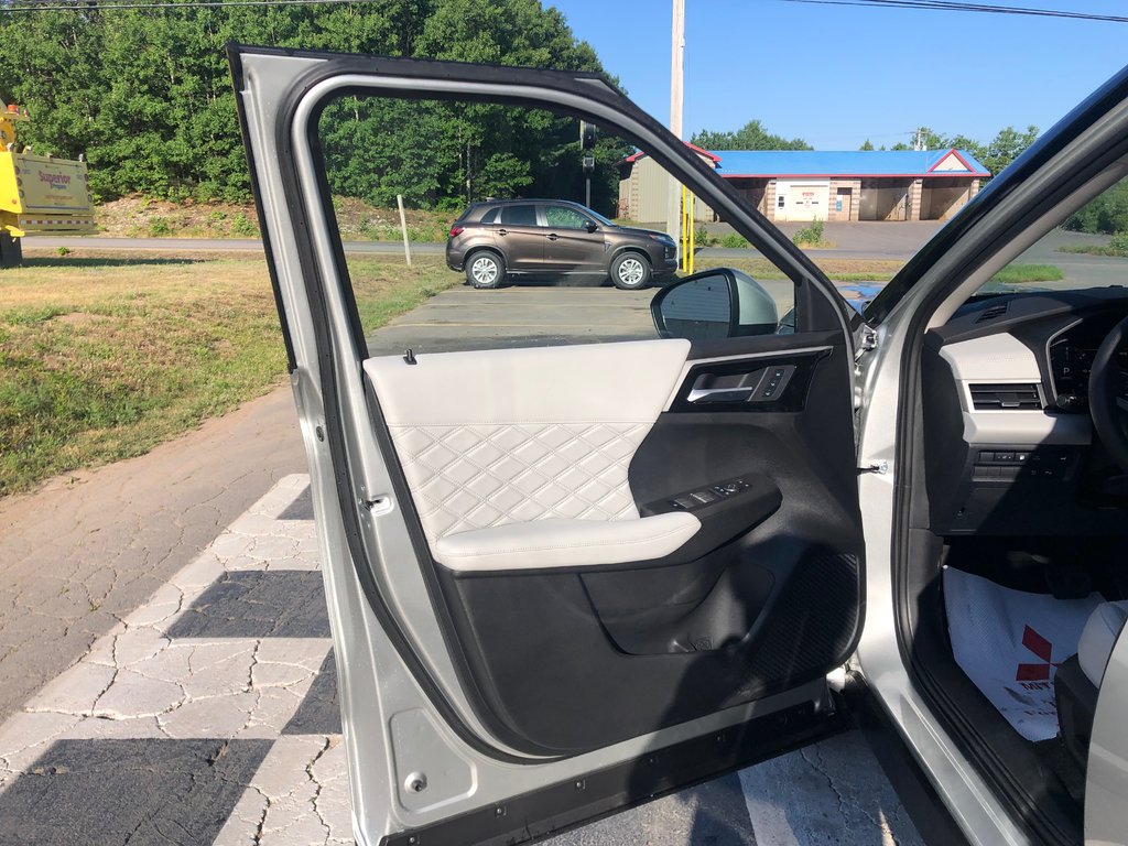 Mitsubishi OUTLANDER PHEV SEL S-AWC 2025 à Kentville, Nouvelle-Écosse - 7 - w1024h768px