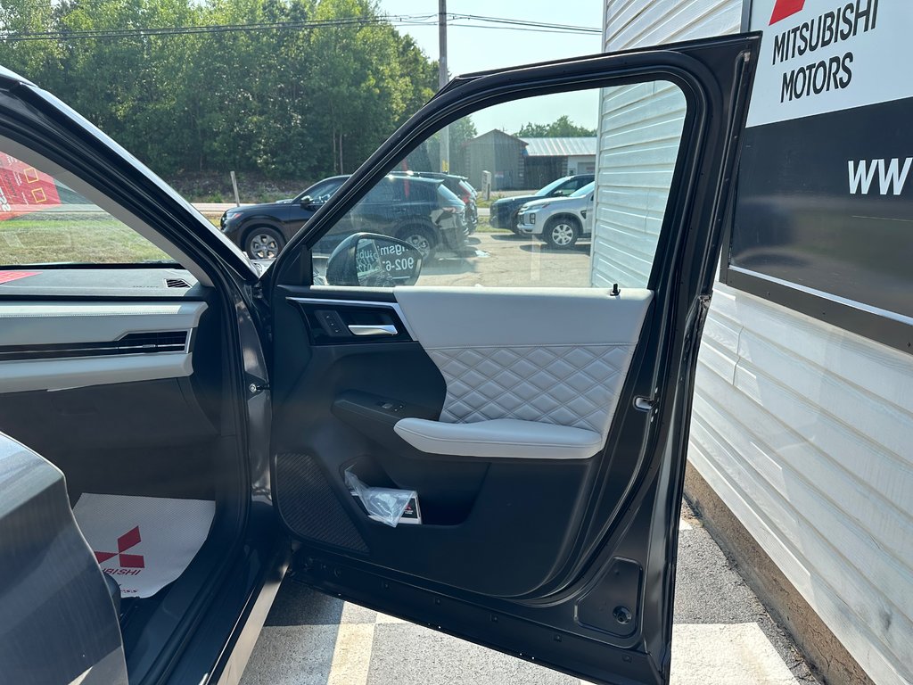 Mitsubishi OUTLANDER PHEV SEL S-AWC 2025 à Kentville, Nouvelle-Écosse - 24 - w1024h768px