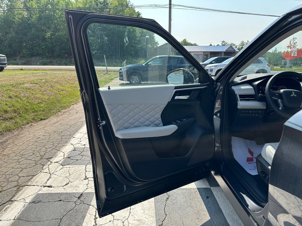 Mitsubishi OUTLANDER PHEV SEL S-AWC 2025 à Kentville, Nouvelle-Écosse - 7 - w1024h768px