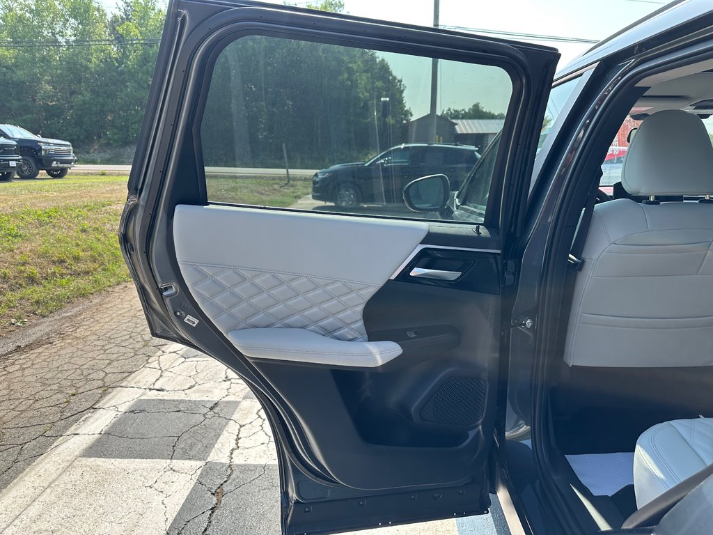 Mitsubishi OUTLANDER PHEV SEL S-AWC 2025 à Kentville, Nouvelle-Écosse - 19 - w1024h768px
