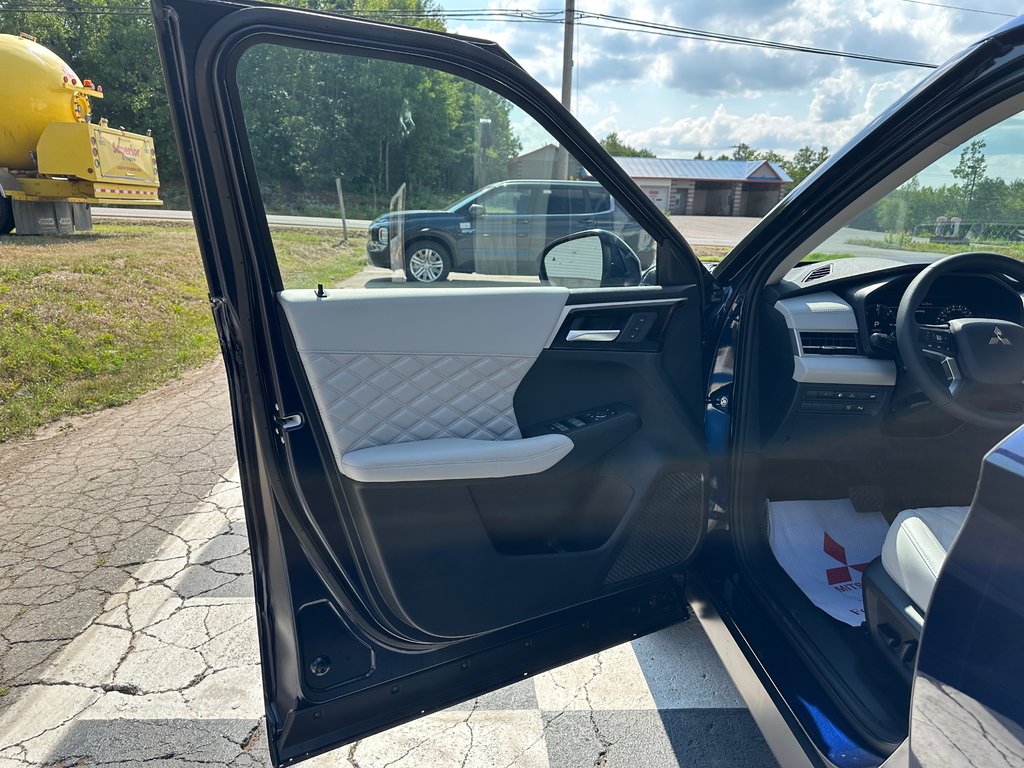 Mitsubishi OUTLANDER PHEV SEL S-AWC 2025 à Kentville, Nouvelle-Écosse - 7 - w1024h768px