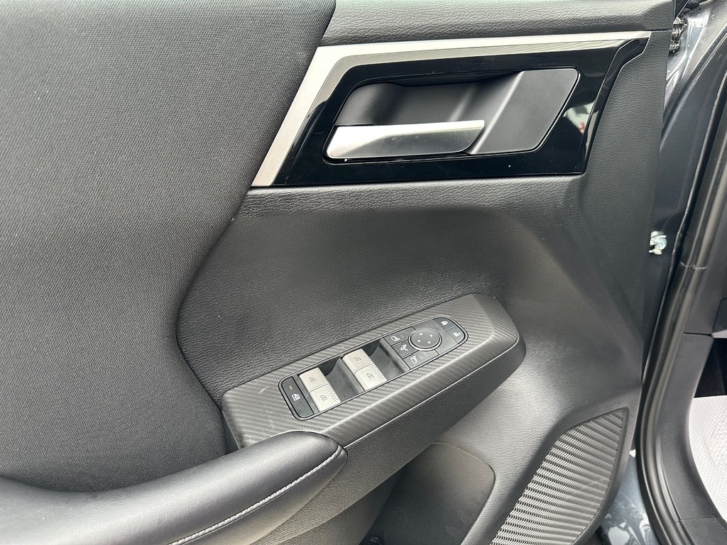 2025 Mitsubishi OUTLANDER PHEV SE S-AWC in Kentville, Nova Scotia - 7 - w1024h768px