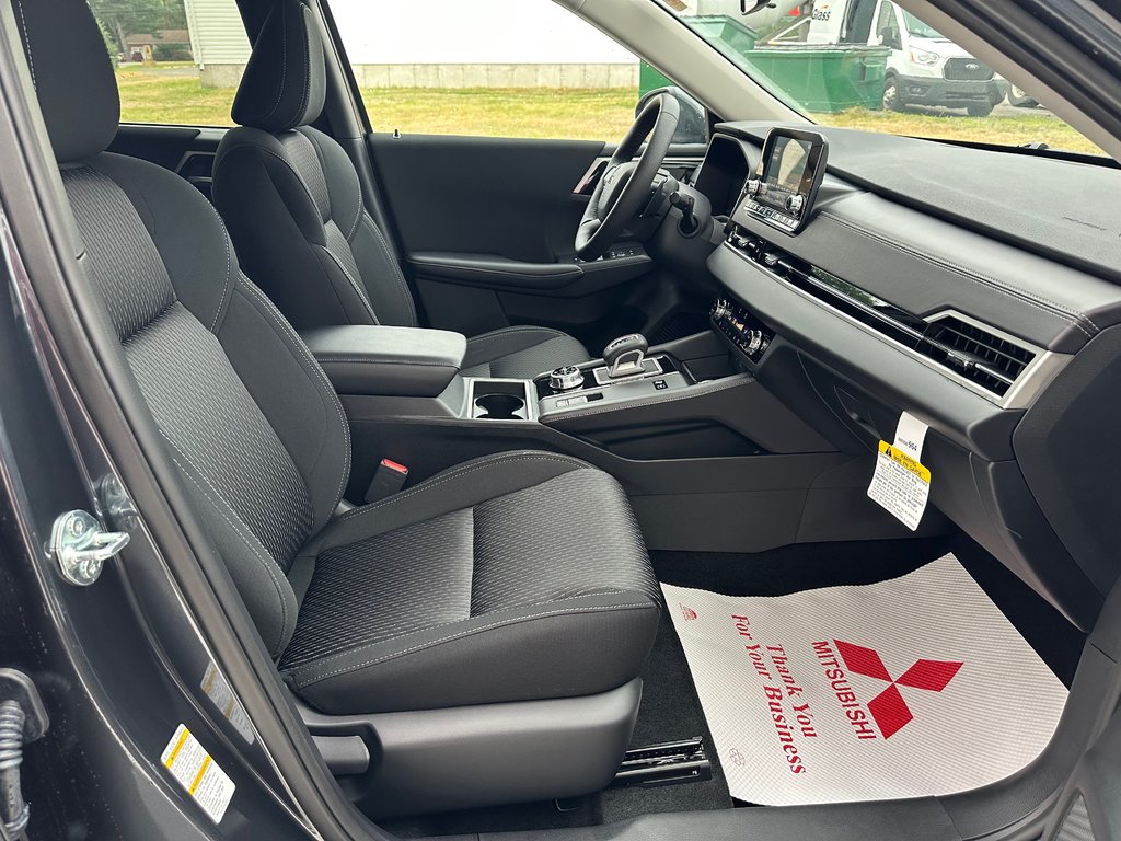 2025 Mitsubishi OUTLANDER PHEV SE S-AWC in Kentville, Nova Scotia - 22 - w1024h768px