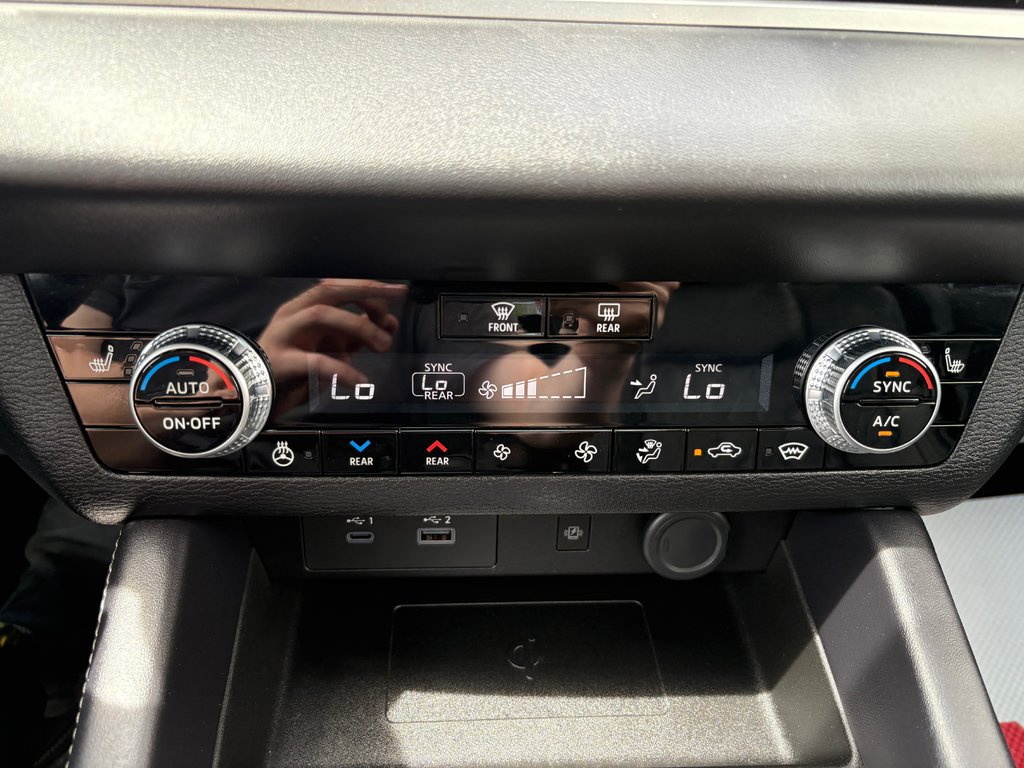 2024 Mitsubishi Outlander Plug-In Hybrid SEL - sunroof, power and heated seats, hands free in Kentville, Nova Scotia - 15 - w1024h768px