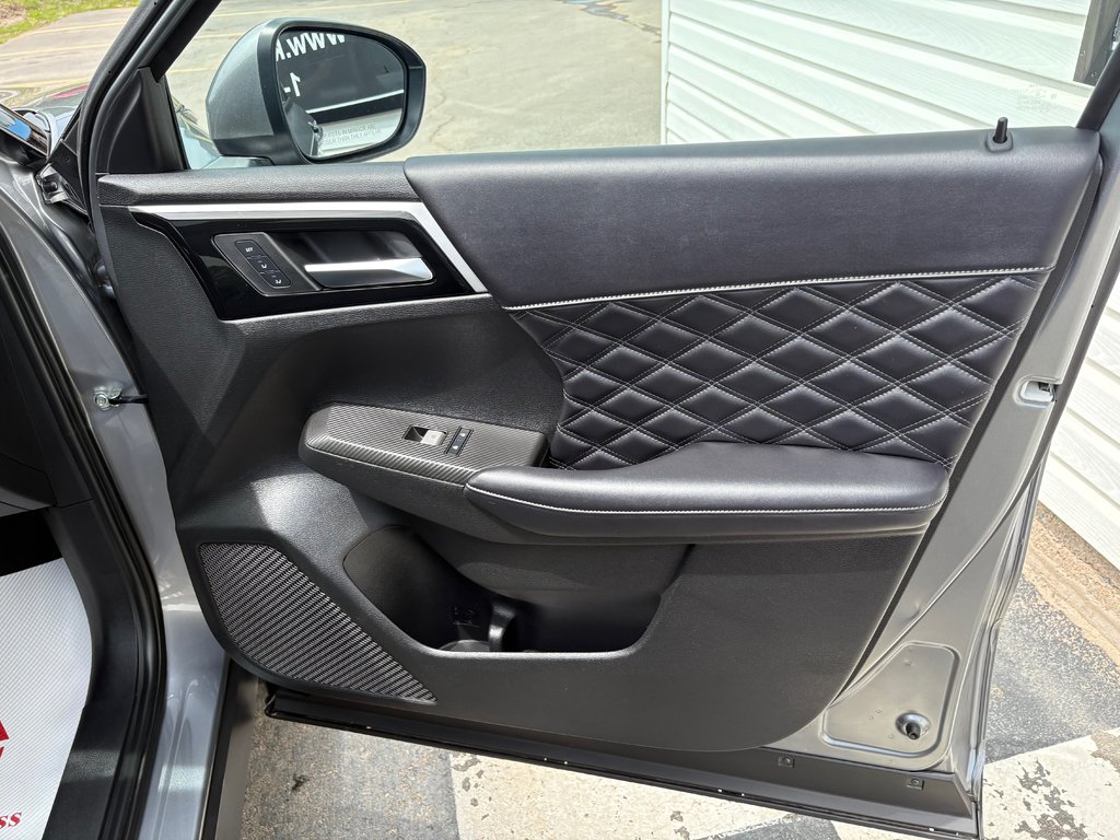2024 Mitsubishi Outlander Plug-In Hybrid SEL - sunroof, power and heated seats, hands free in Kentville, Nova Scotia - 27 - w1024h768px