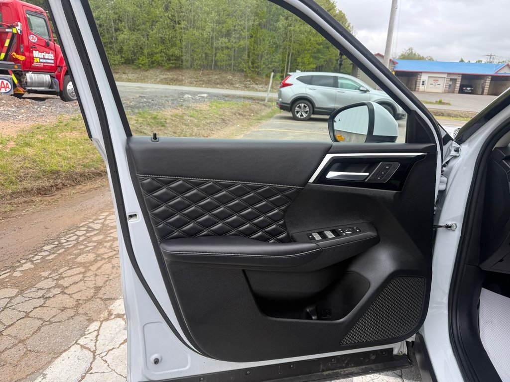 Mitsubishi Outlander Plug-In Hybrid SEL S-AWC, keyless entry, backup camera, Bluetooth 2024 à COLDBROOK, Nouvelle-Écosse - 7 - w1024h768px