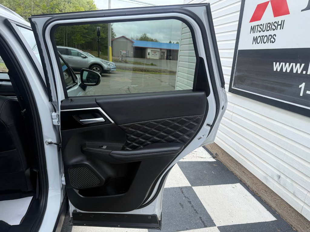 Mitsubishi Outlander Plug-In Hybrid SEL S-AWC, keyless entry, backup camera, Bluetooth 2024 à COLDBROOK, Nouvelle-Écosse - 18 - w1024h768px