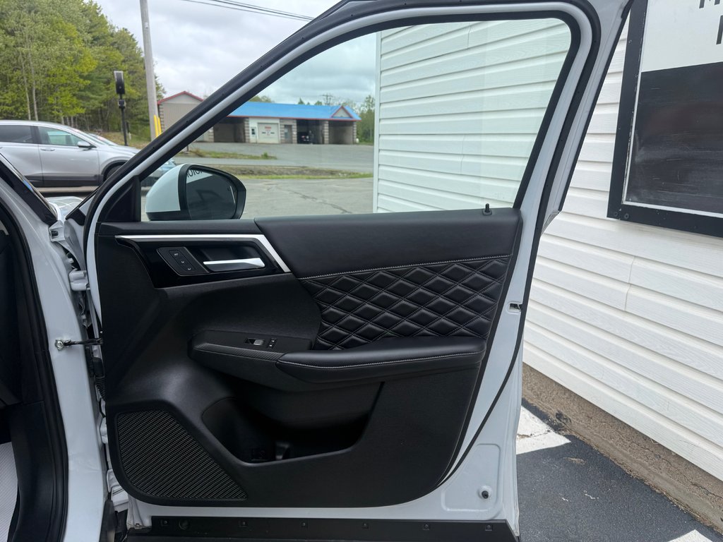 Mitsubishi Outlander Plug-In Hybrid SEL S-AWC, keyless entry, backup camera, Bluetooth 2024 à COLDBROOK, Nouvelle-Écosse - 20 - w1024h768px