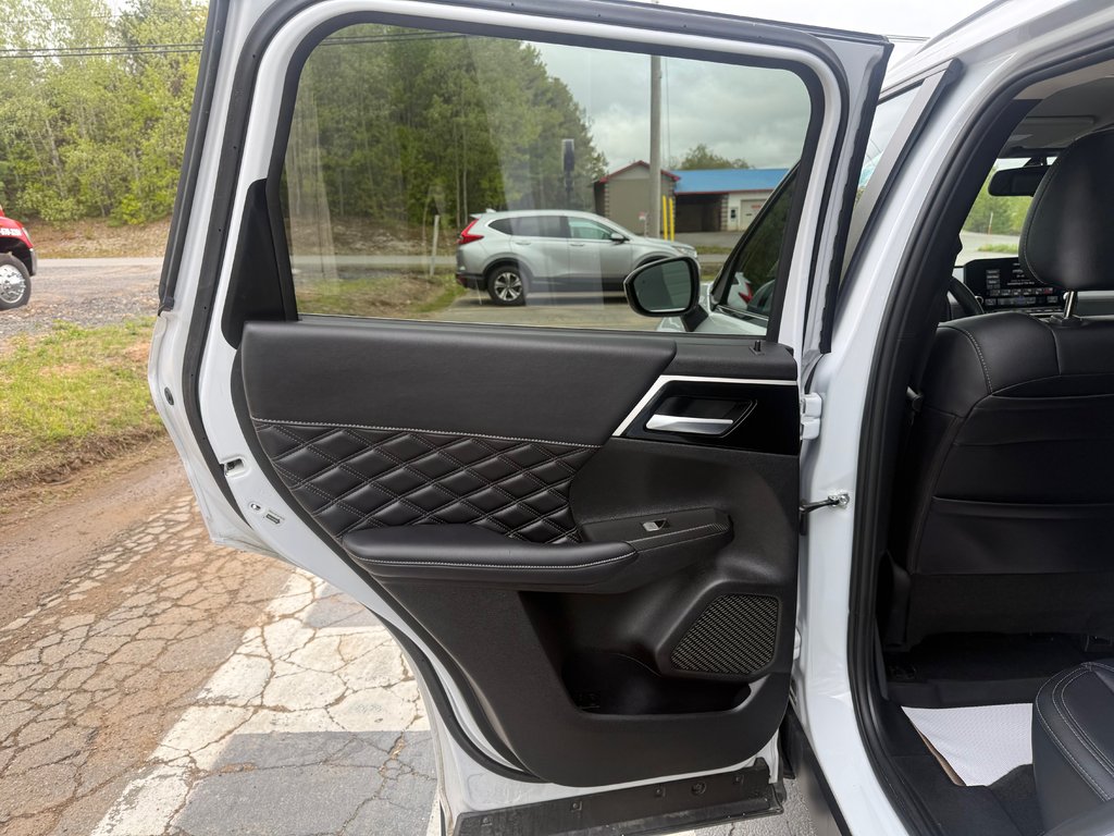 Mitsubishi Outlander Plug-In Hybrid SEL S-AWC, keyless entry, backup camera, Bluetooth 2024 à COLDBROOK, Nouvelle-Écosse - 14 - w1024h768px