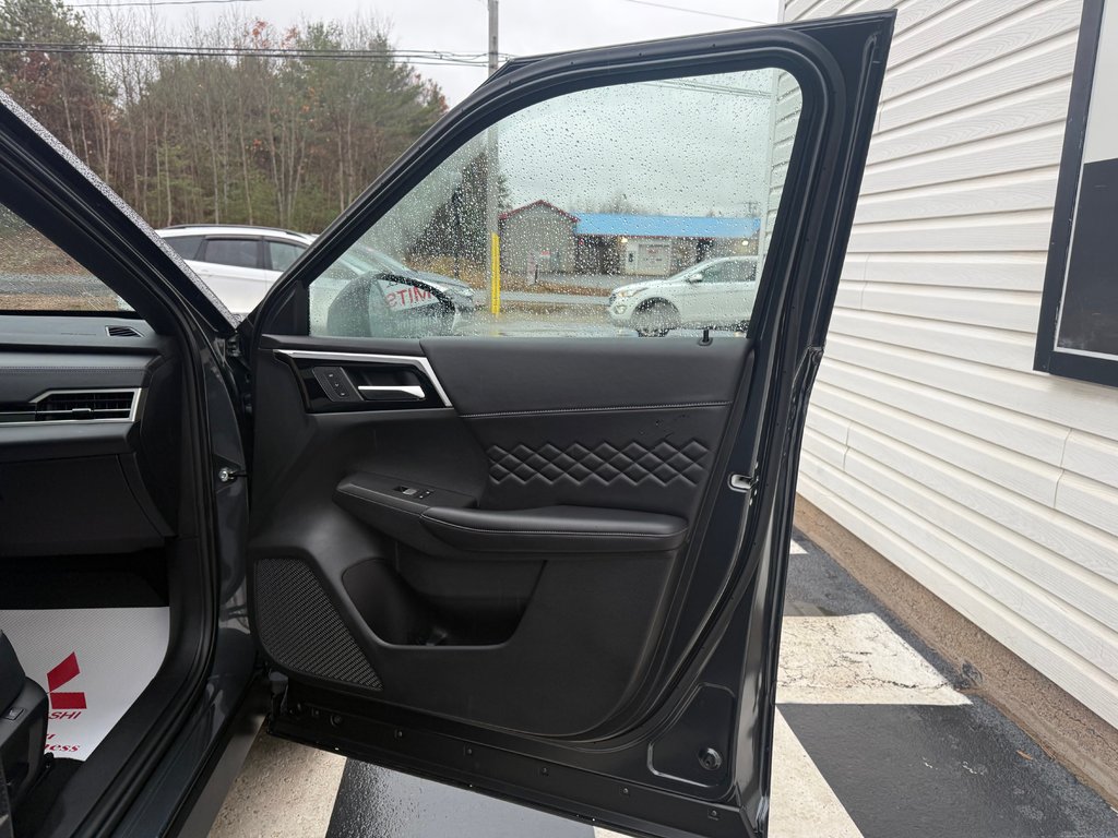 2025 Mitsubishi Outlander Plug-in Hybrid GT NOIR S-AWC in Kentville, Nova Scotia - 20 - w1024h768px