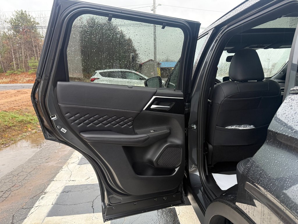 2025 Mitsubishi Outlander Plug-in Hybrid GT NOIR S-AWC in Kentville, Nova Scotia - 14 - w1024h768px