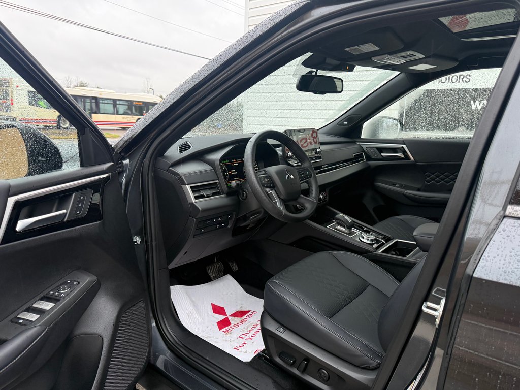 2025 Mitsubishi Outlander Plug-in Hybrid GT NOIR S-AWC in Kentville, Nova Scotia - 9 - w1024h768px