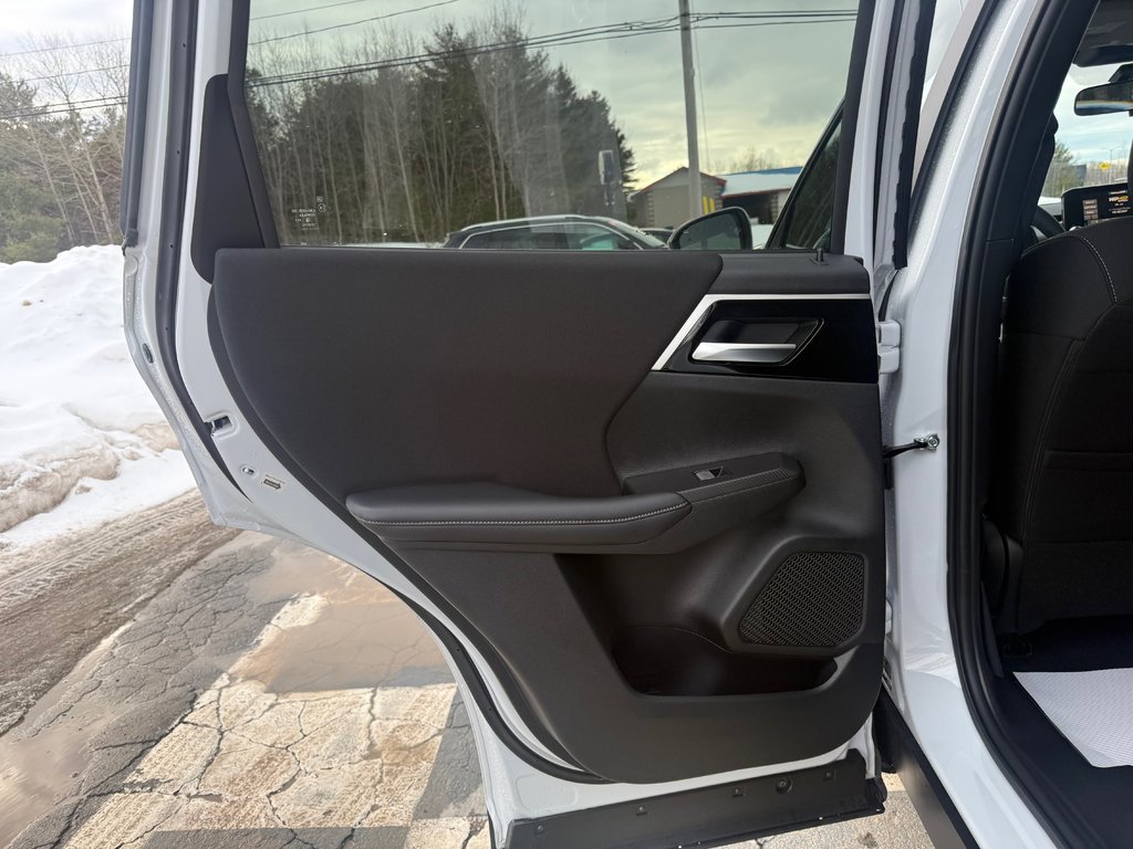 Mitsubishi Outlander Plug-In Hybrid ES 2025 à Kentville, Nouvelle-Écosse - 14 - w1024h768px
